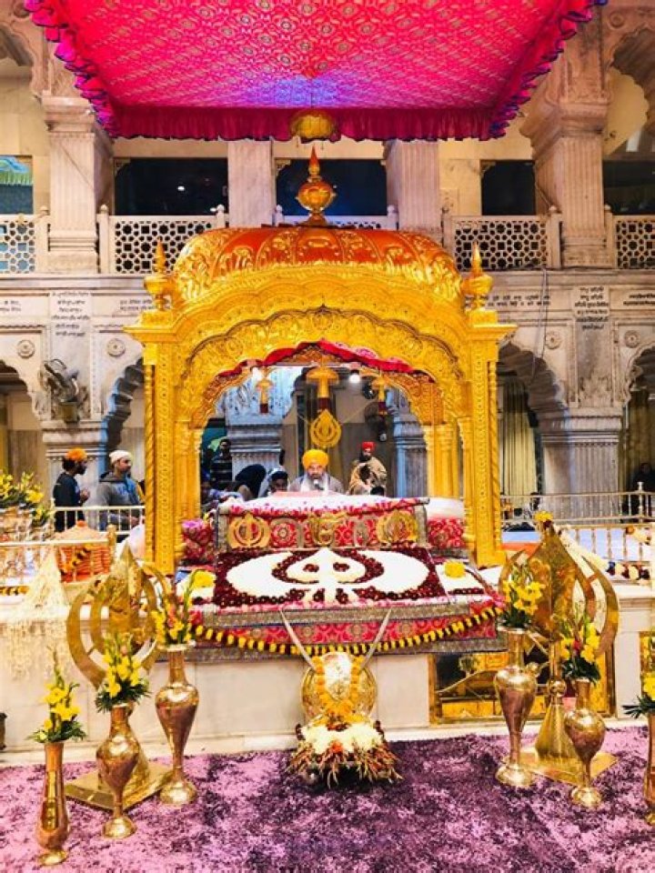 How can I book room in Golden Temple Amritsar?